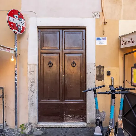 Maison Blu - In Trastevere Апартаменты *